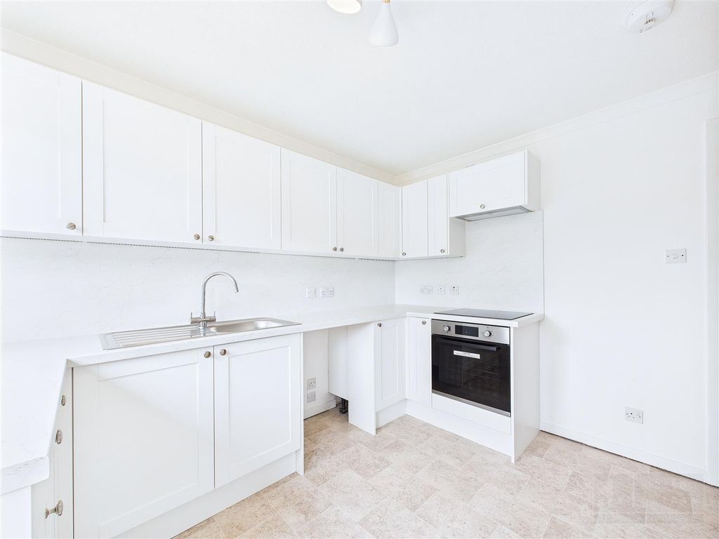 Property photo 2 of 20 Kitchen