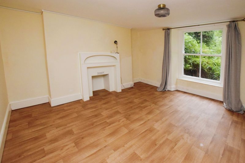 Property photo 2 of 12 Photo 9