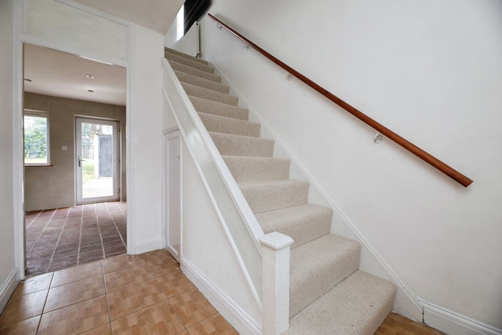 Property photo 2 of 21 Pbox-Img.Jpg