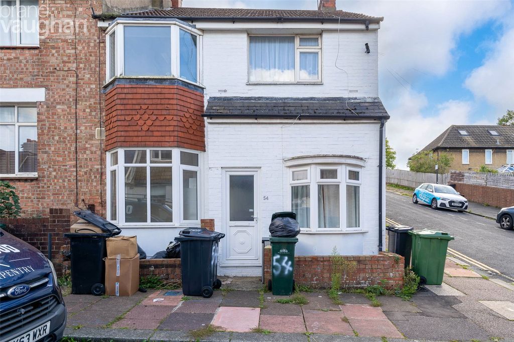 Property photo 1 of 6 Front