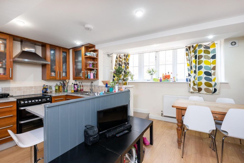 Property photo 2 of 11 2 Lambridge Buildings Mews, Bath, Ba1 6Qy-5.Jpg