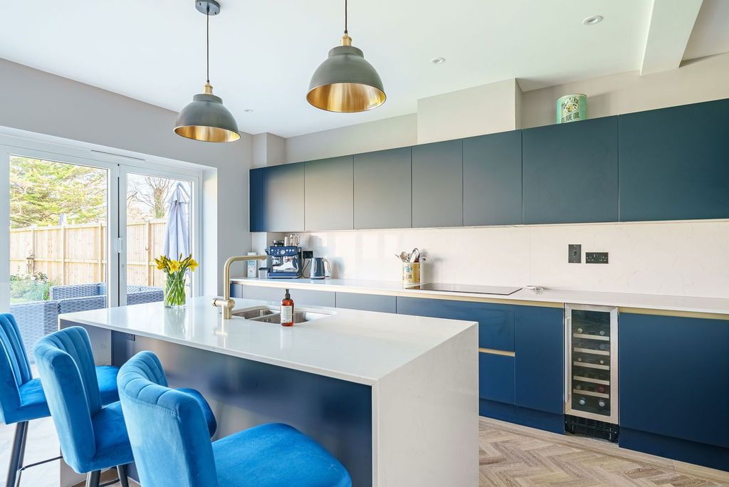 Property photo 3 of 28