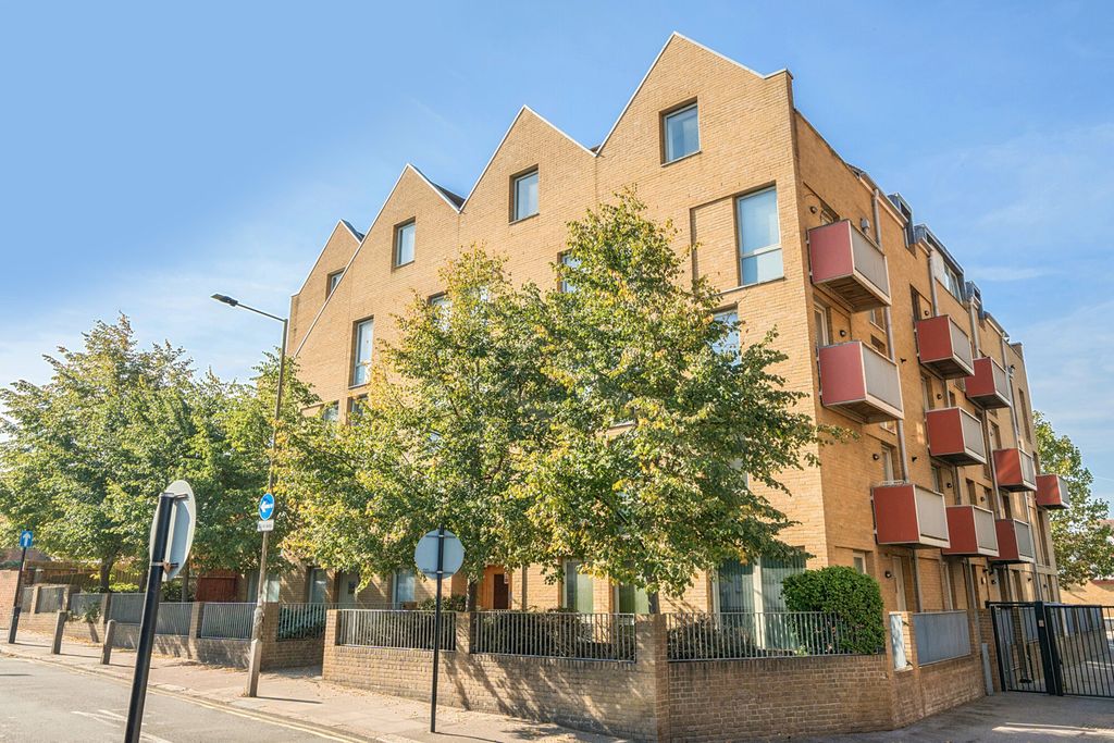 Property photo 1 of 13 External