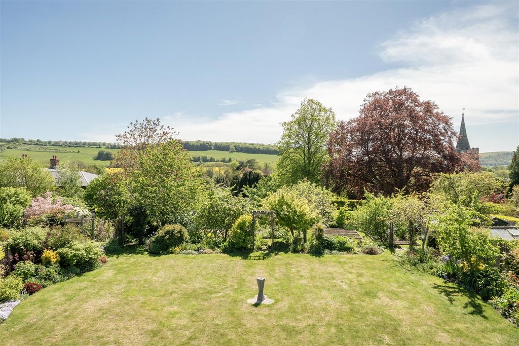 Property photo 2 of 35 Garden
