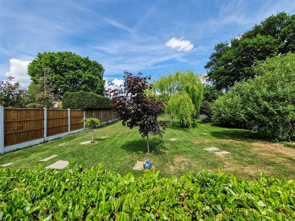 Property photo 2 of 21 Stunning 150ft Garden