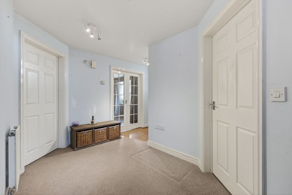 Property photo 3 of 36