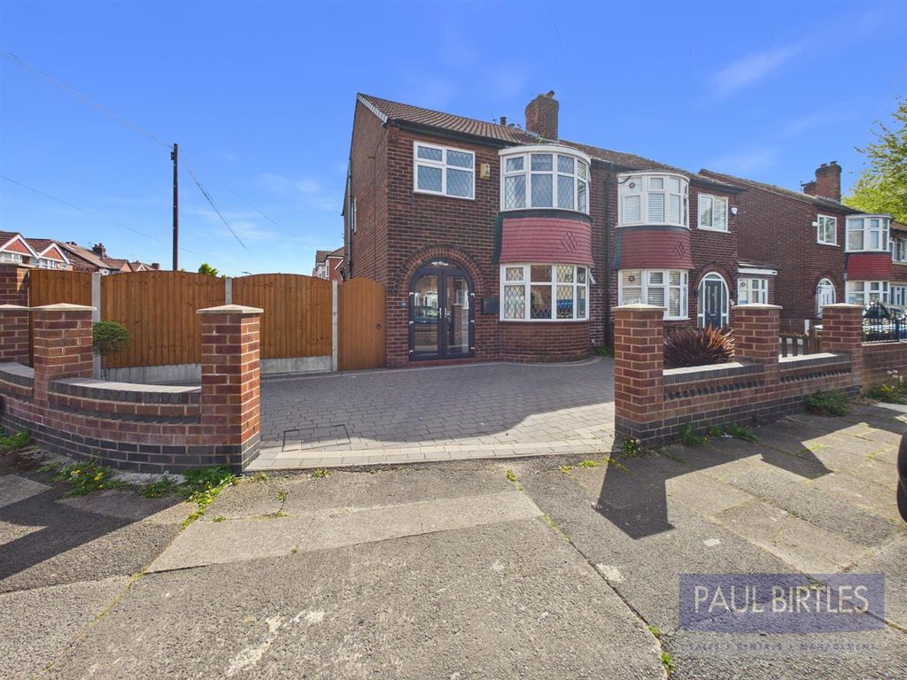 Property photo 1 of 33 Cam01301G0-Pr0759-Still046.Jpg