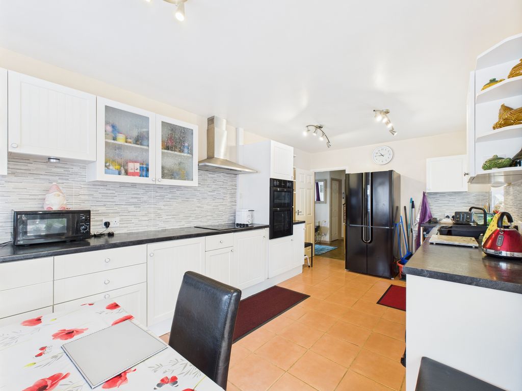Property photo 3 of 19 Kitchen/Diner
