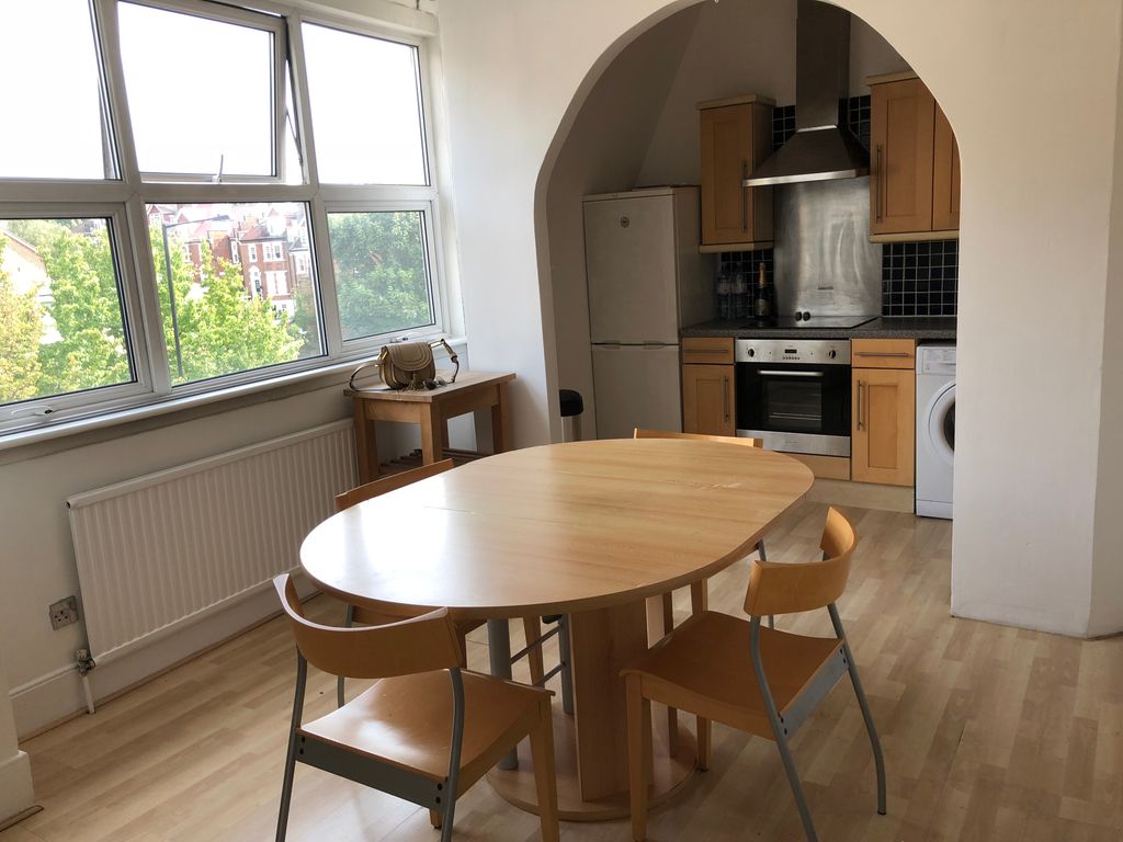 Property photo 2 of 3