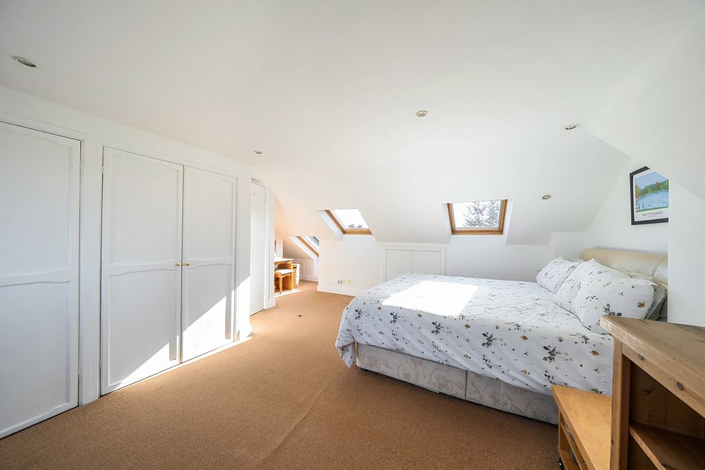 Property photo 3 of 39 1418295-2-699Eeea...