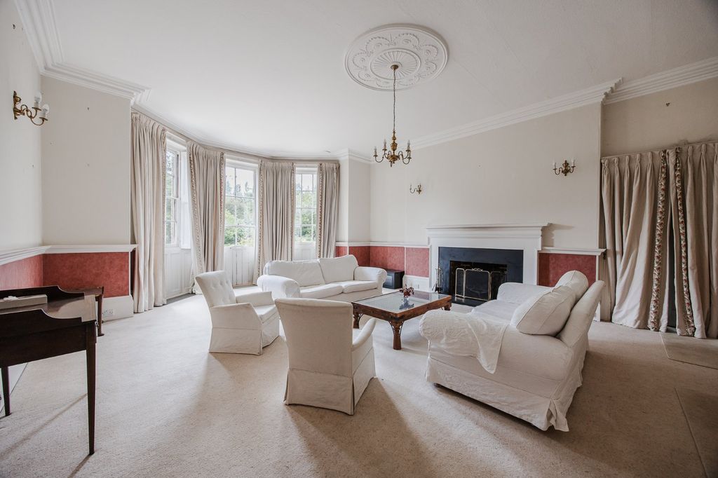 Property photo 3 of 28 Living Room