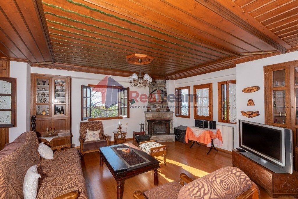 Property photo 1 of 25