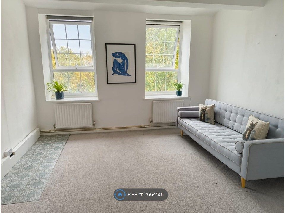 Property photo 2 of 8 Living Room