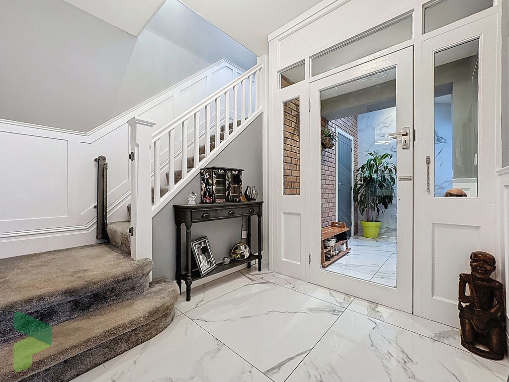 Property photo 2 of 62 Hallway