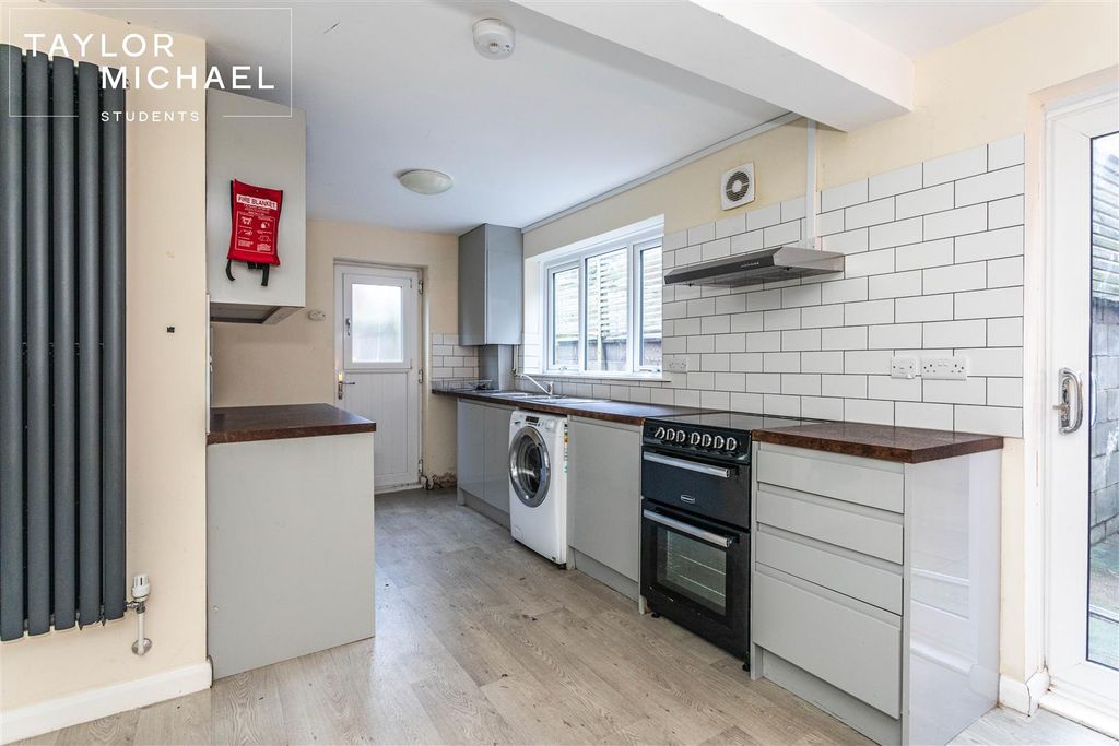 Property photo 2 of 22 Ktchen