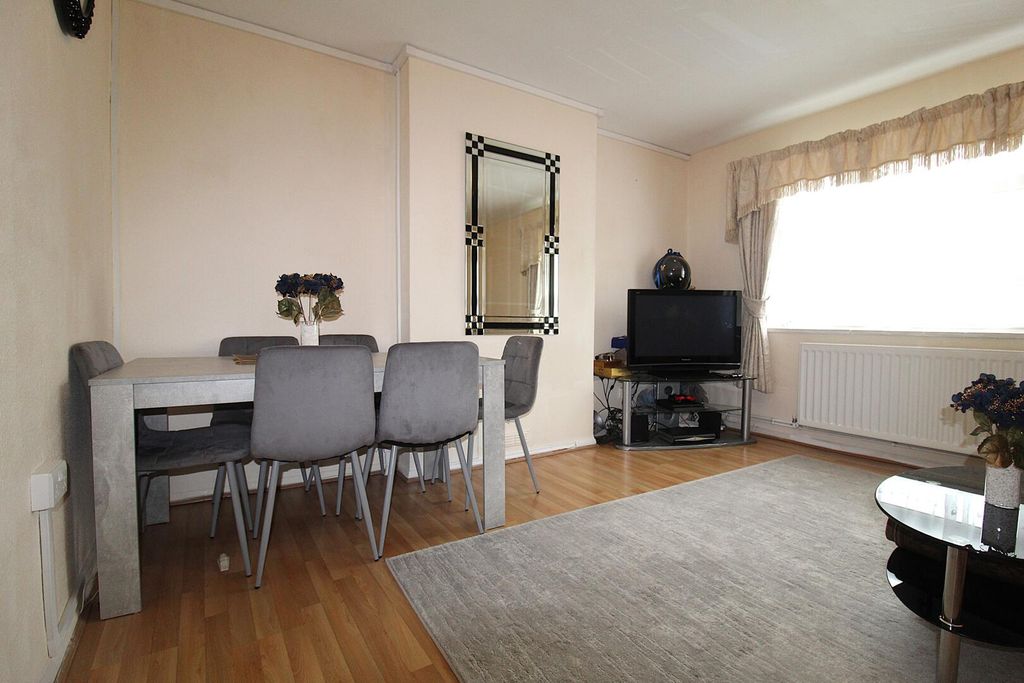 Property photo 2 of 14 Dining Room