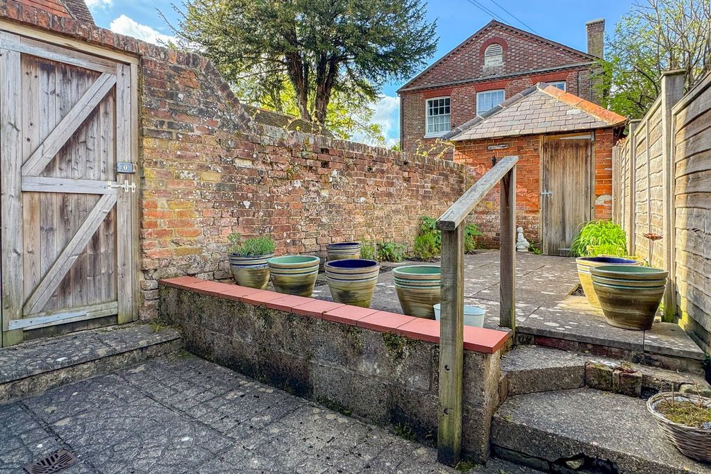 Property photo 2 of 13