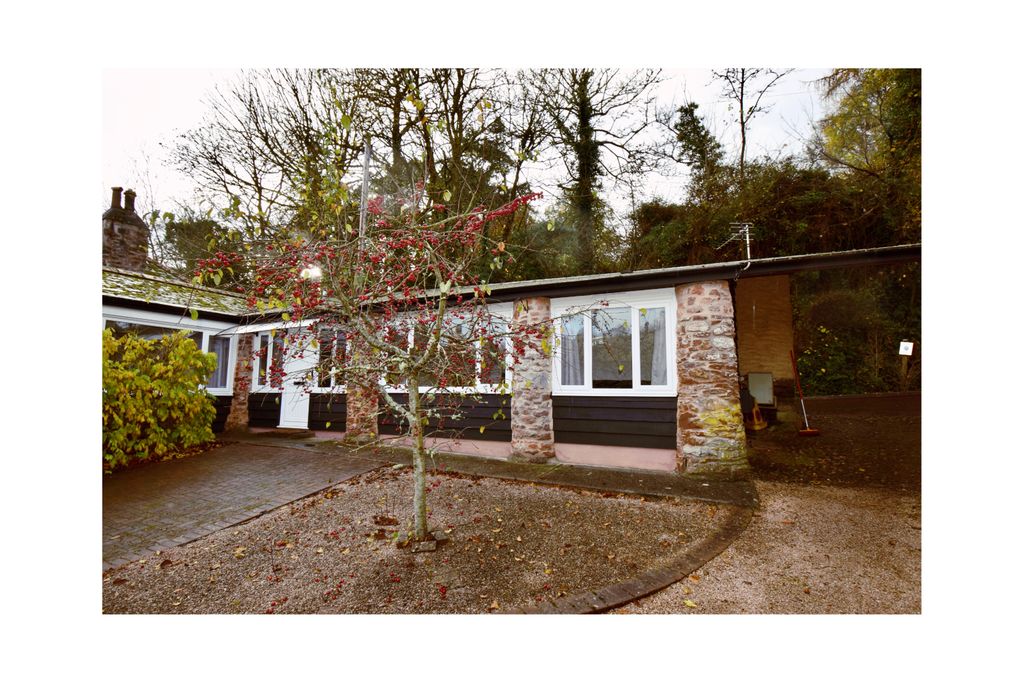 Property photo 1 of 7 Photo 0