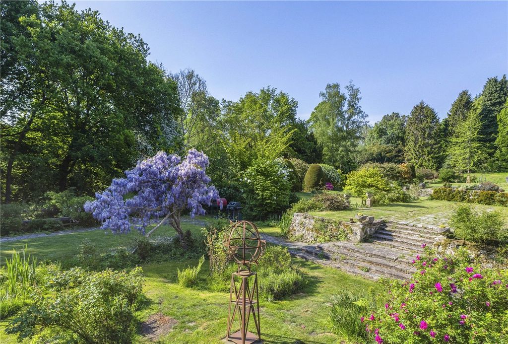 Property photo 3 of 15 Garden