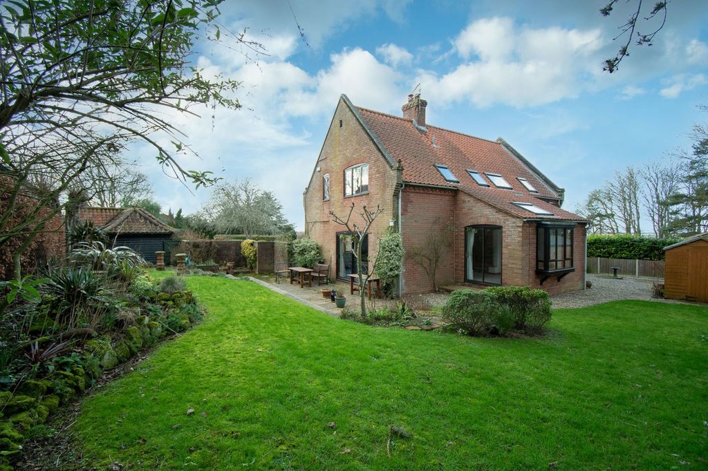 Property photo 3 of 24
