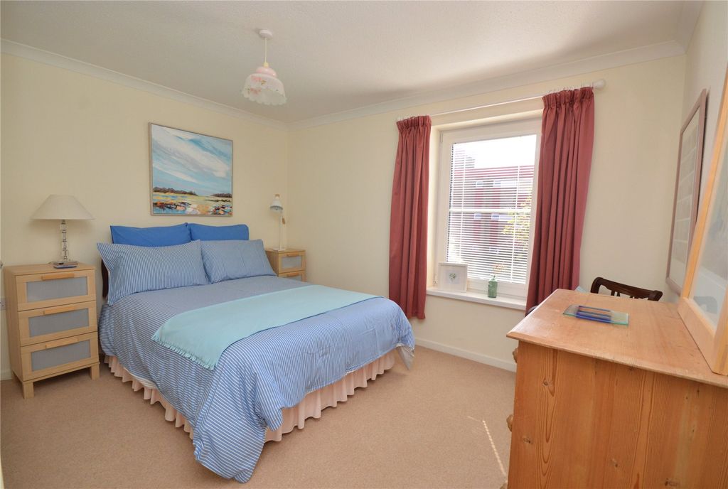 Property photo 2 of 8 2 - Picture No. 09