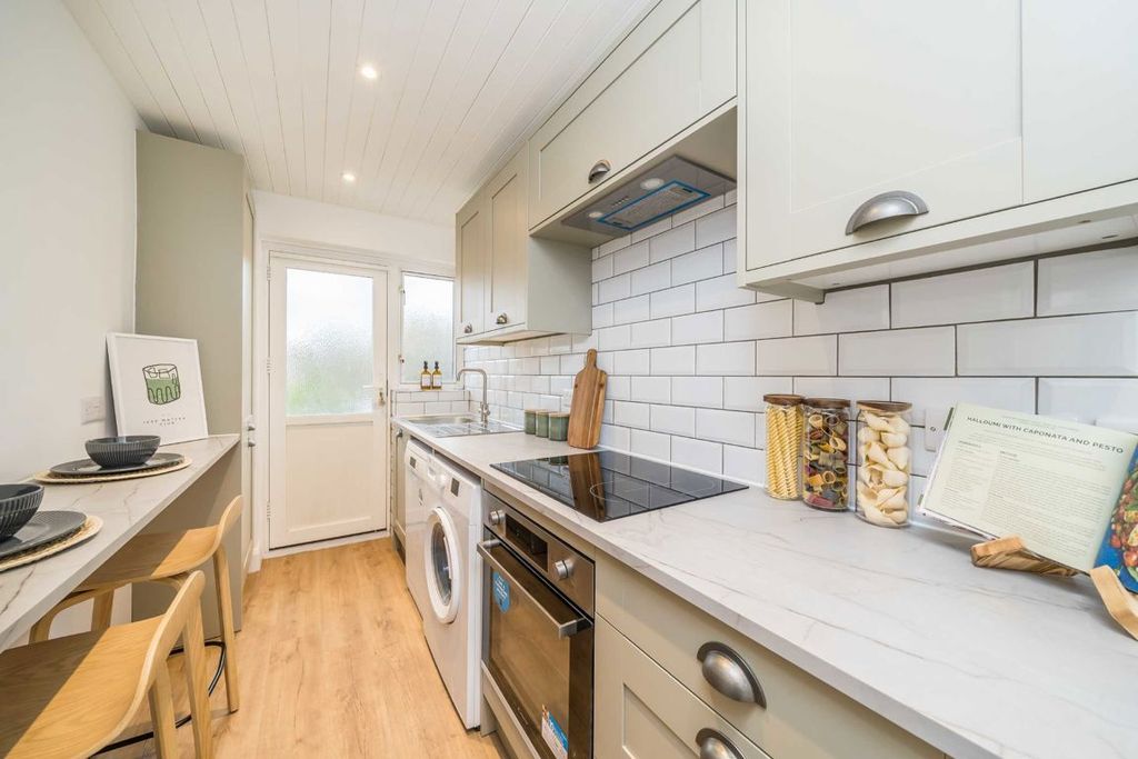 Property photo 3 of 5