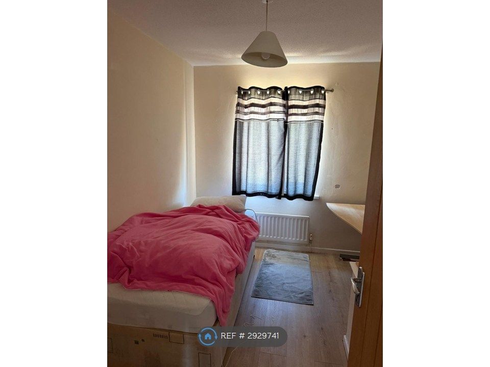 Property photo 3 of 24
