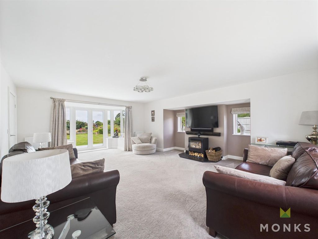 Property photo 2 of 44 Cam01520G0-Pr0252-Still020.Jpg