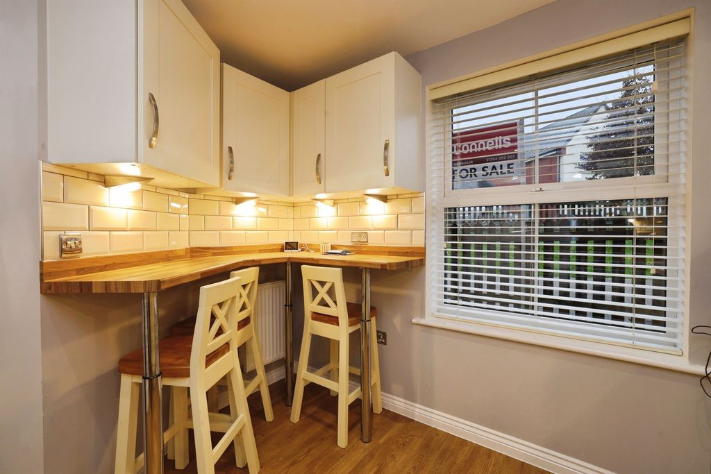 Property photo 3 of 17