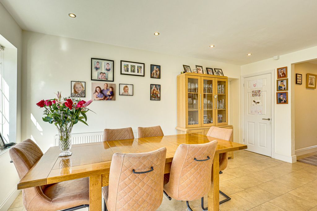 Additional image 11 of 6 bed detached house for saleChestwood Close, Billericay CM12