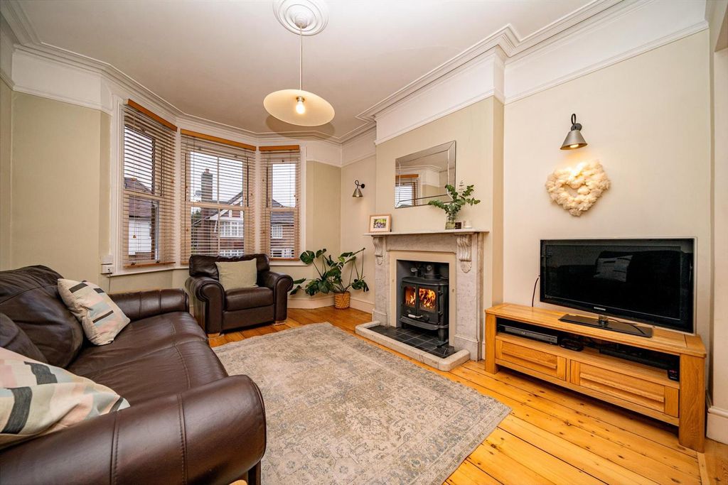 Property photo 3 of 20 65-Alexandra-Road-03955.Jpg