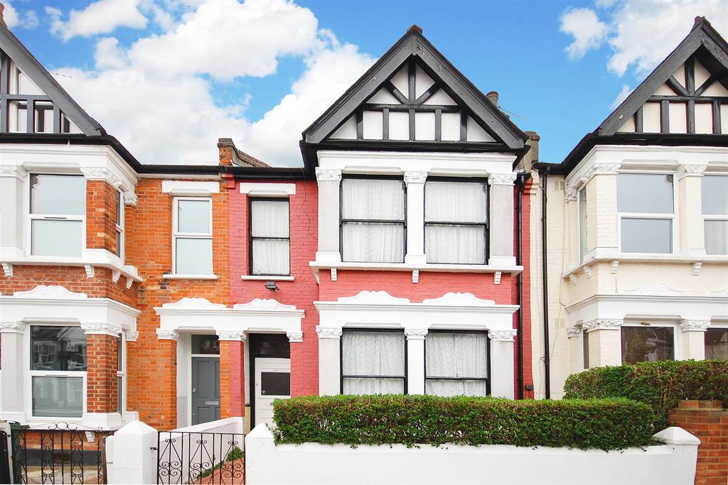 Property photo 3 of 10 Exterior