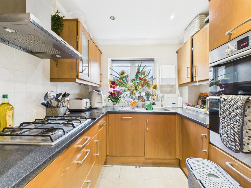 Property photo 2 of 10 Cam02885G0-Pr0508-Still002.Jpg