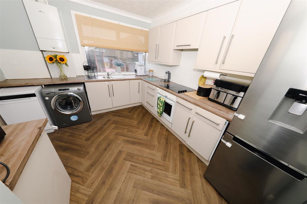 Property photo 2 of 17 B