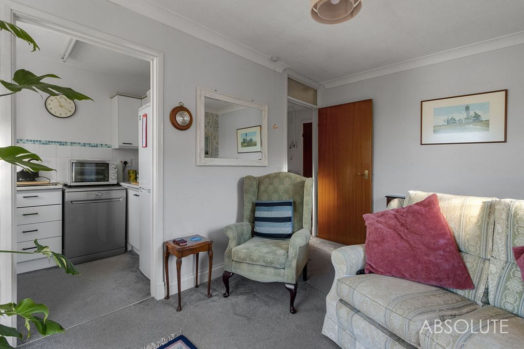 Property photo 2 of 12