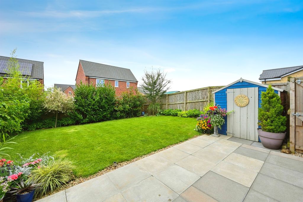 Property photo 3 of 17