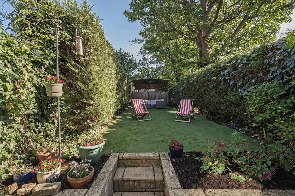 Property photo 3 of 27