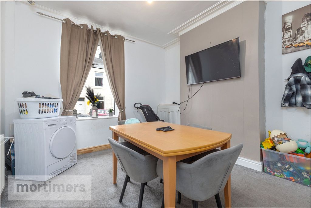 Property photo 3 of 18 Dining Room