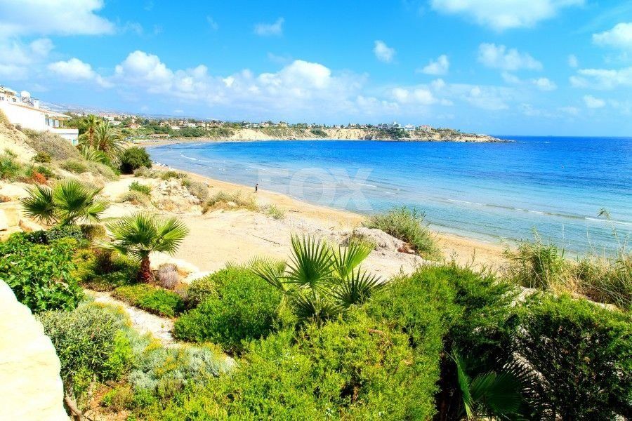 Property photo 1 of 6 For Sale: Ultra-Prime Beachfront Investment – Chloraka, Paph