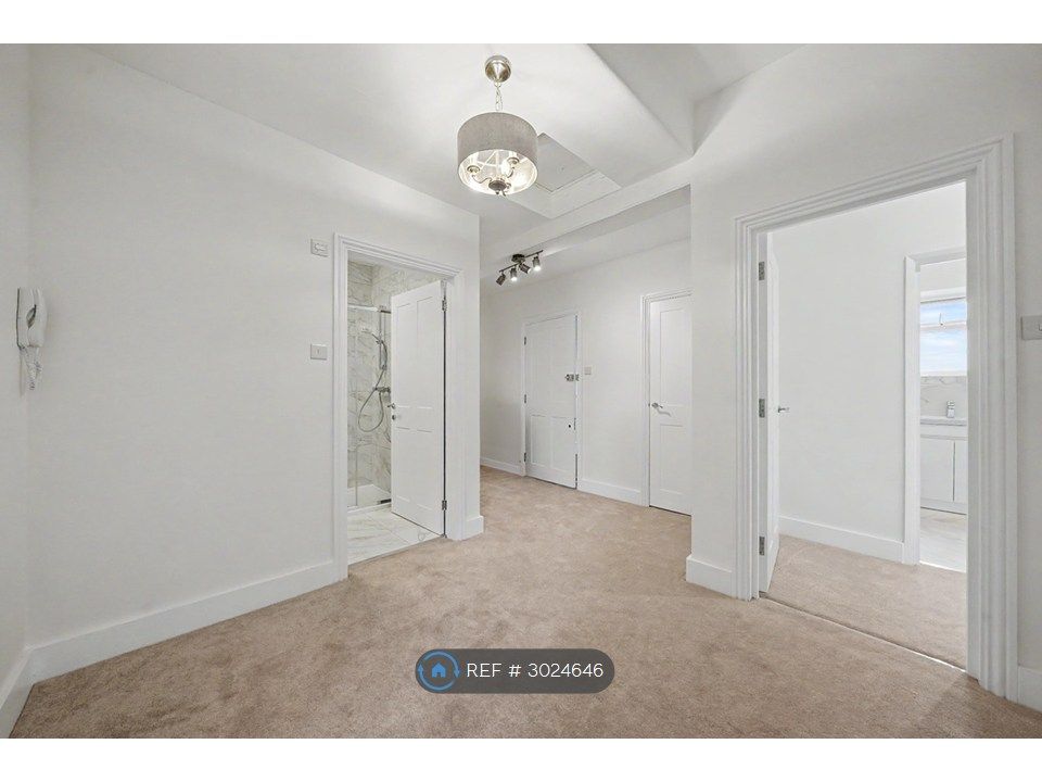 Property photo 3 of 12 Hall