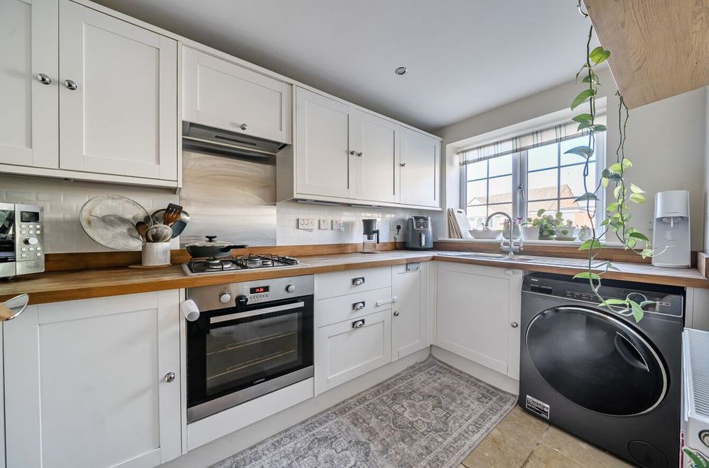 Property photo 3 of 11 14866231