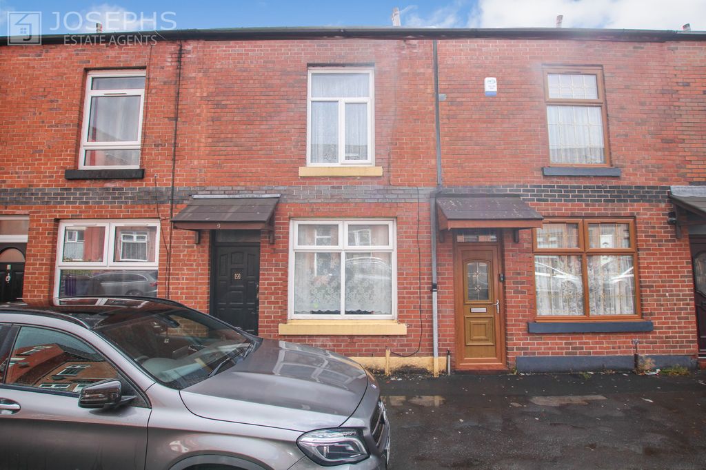 Property photo 1 of 12