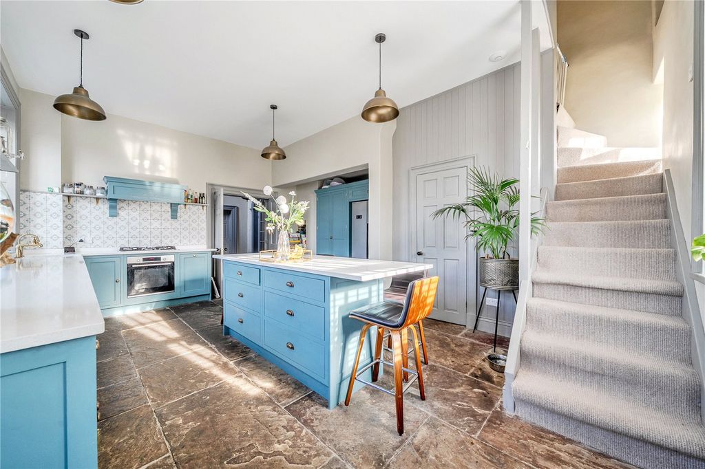 Property photo 3 of 31 Picture No. 12