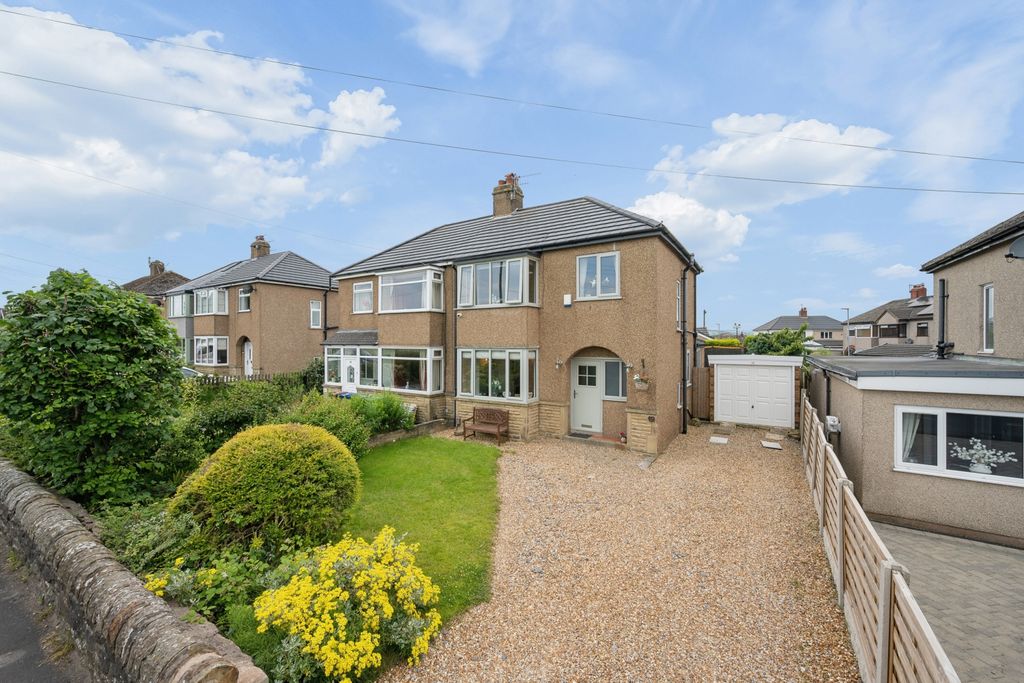 Property photo 1 of 36 85 Red Lees Road External-1