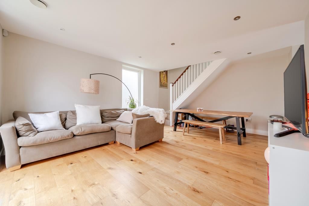 Property photo 2 of 20 Sitting Room