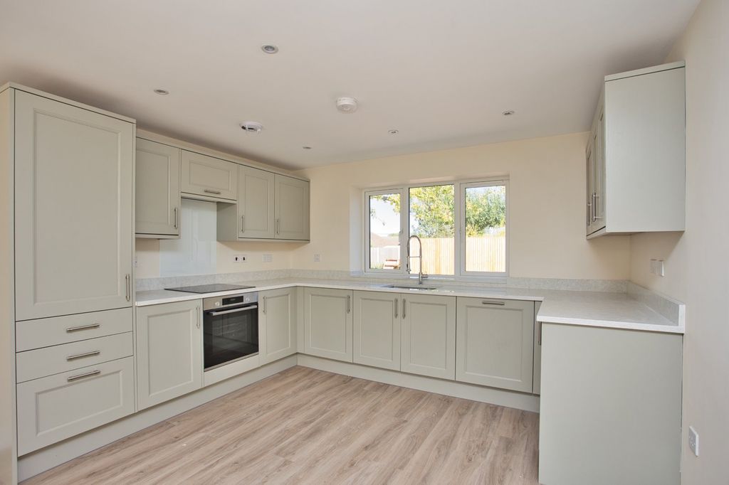 Property photo 2 of 13 Picture 2