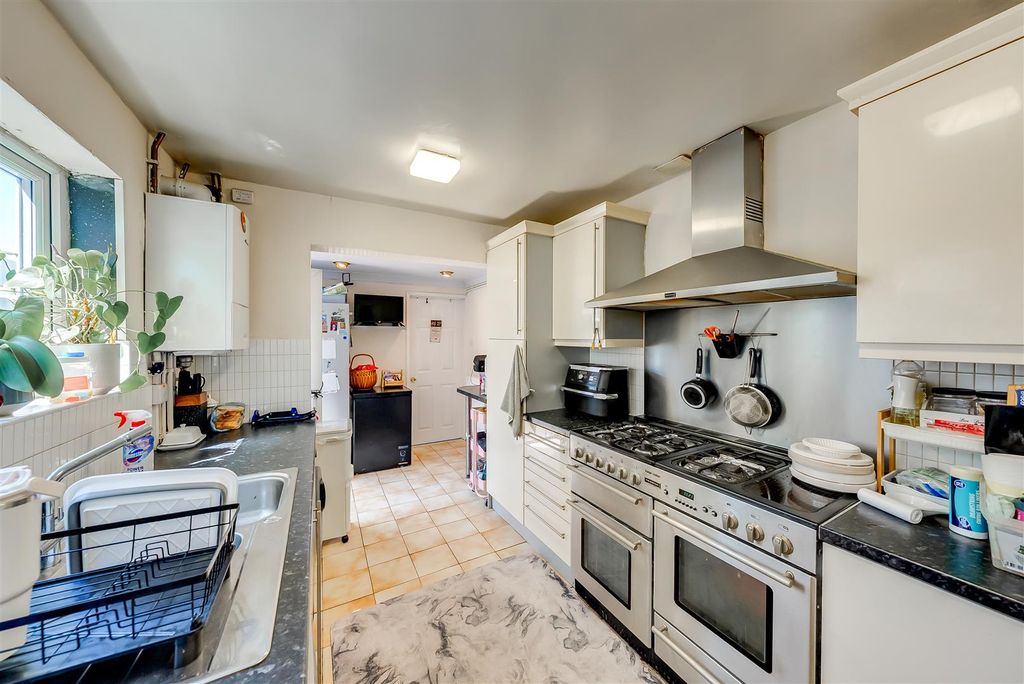 Property photo 3 of 18 A7S04983Hdr.Jpg