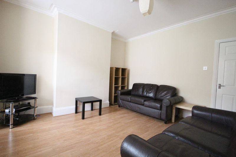 Property photo 3 of 17 67Royalparkavenue2014(5).Jpg