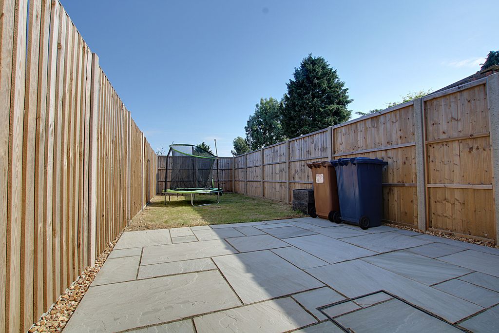 Property photo 2 of 5