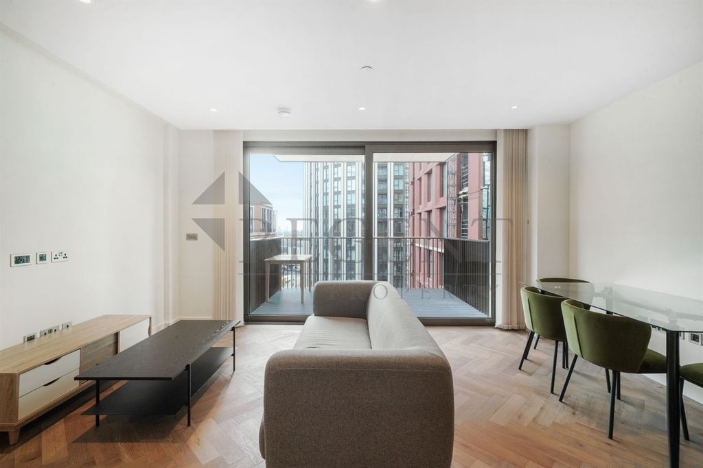 Property photo 2 of 18 Reception